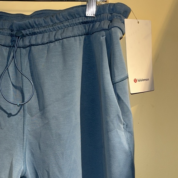 Lululemon Softstreme Straight Leg Crop 24” (14) - Picture 2 of 6